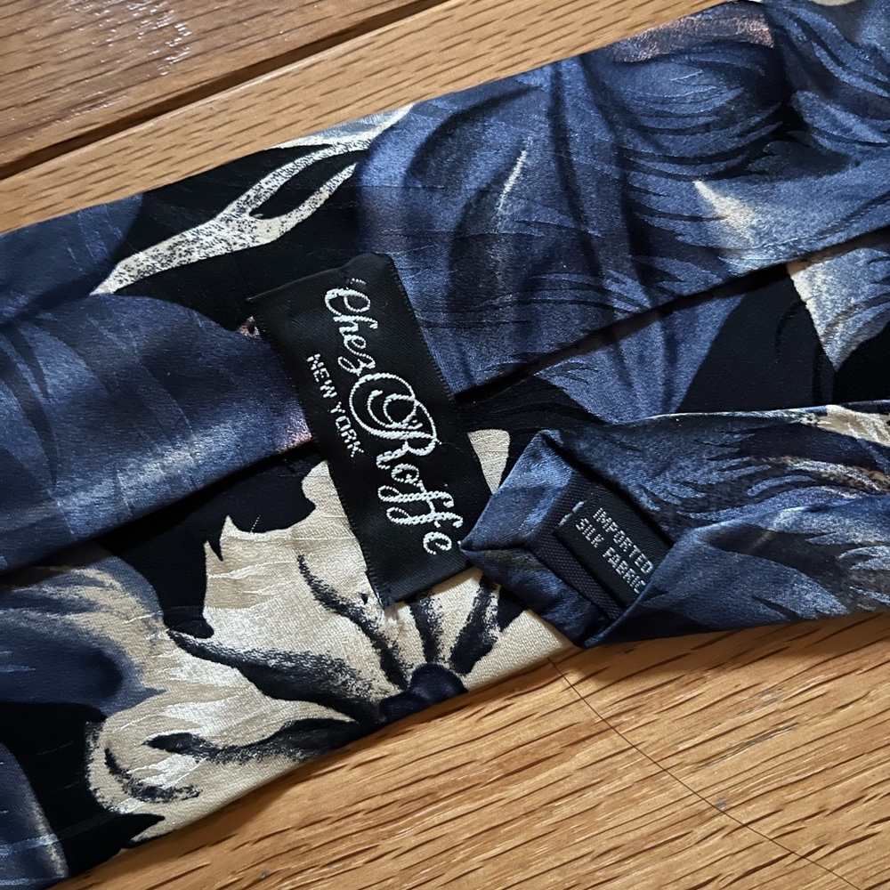 Chez Roffe Necktie - Picture 2 of 2